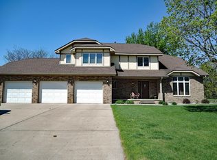 816 Greenhaven Ln NE, Owatonna, MN 55060