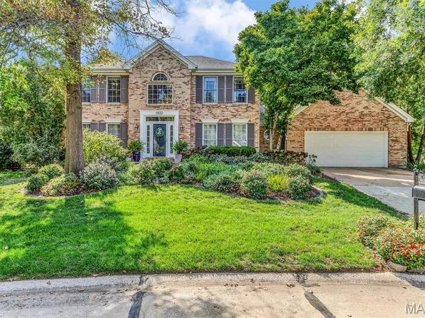 1822 Sparks Ct, Ballwin, MO 63011