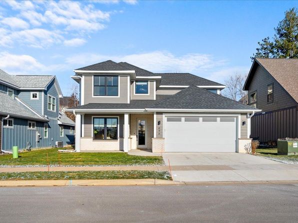696 Inspiration Pl, Bayport, MN 55003