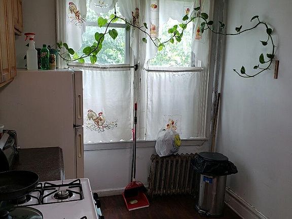 5th image of 282 Reservoir Place