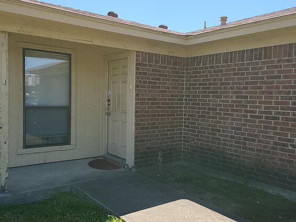 2nd image of 3713 Hulen Park Cir #3713