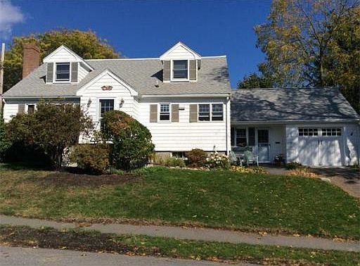 2nd image of 2 Copper Beech Ln