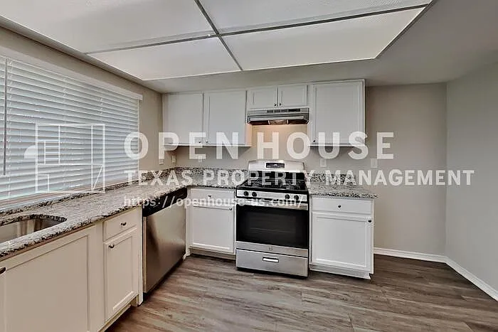 414 Oak Ridge Pl — Photo 7