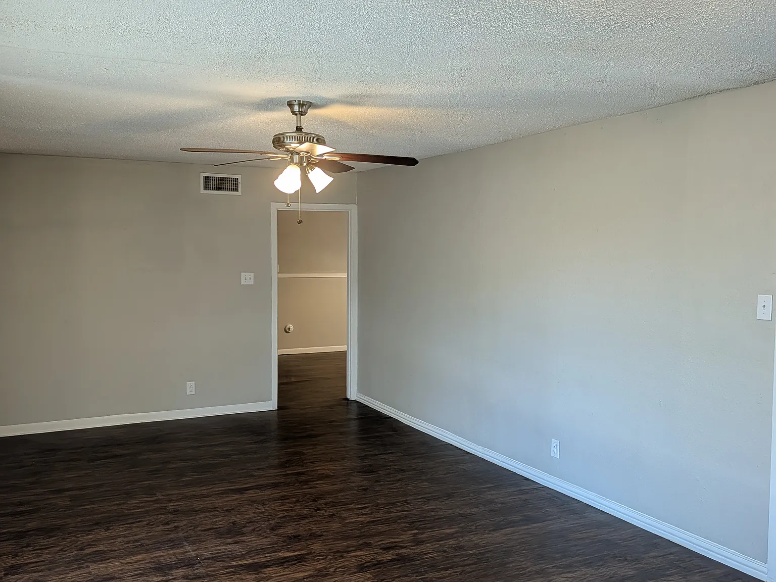 4800 Dunlap Dr. Fort Worth, TX 76119 — Photo 3
