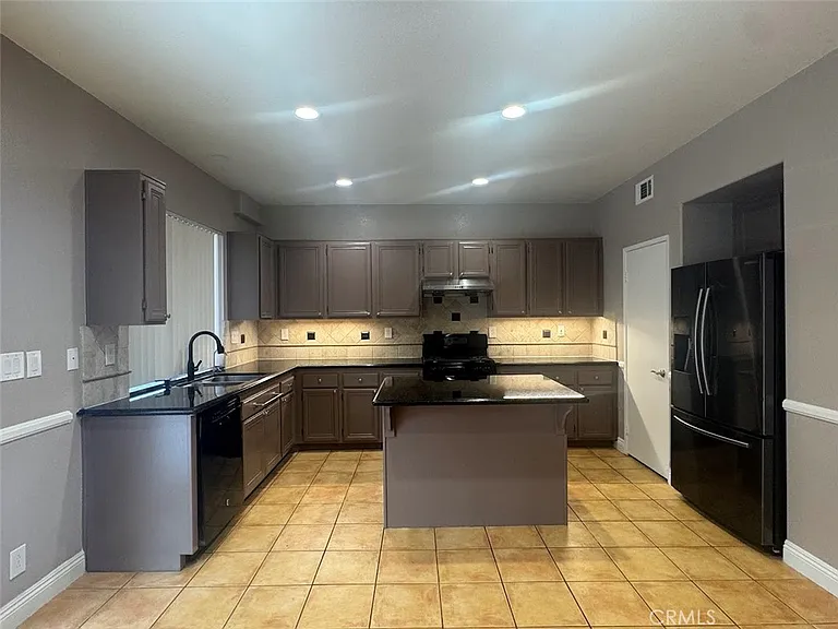 16305 E Cherry Blossom Ln — Photo 8