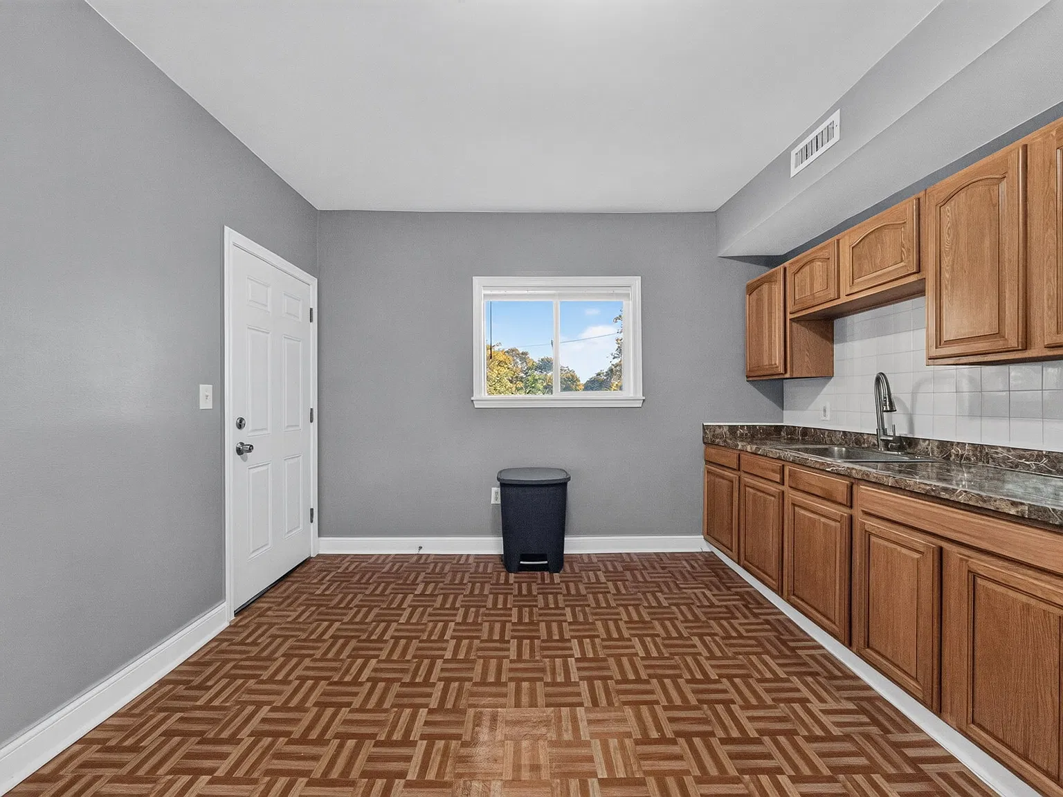 4 bed, 1500 sqft, $3,700 — Photo 4