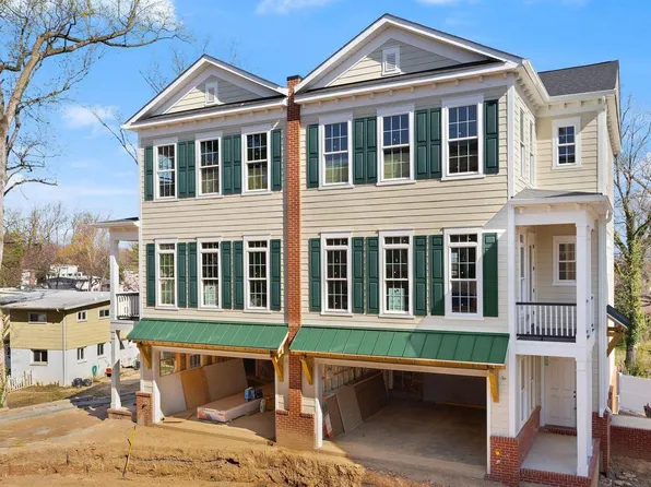 10638 Pocket Pl, Fairfax, VA 22030