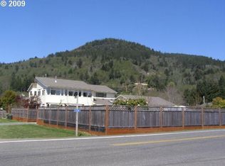 14751 Gregory Ln, Brookings, OR 97415