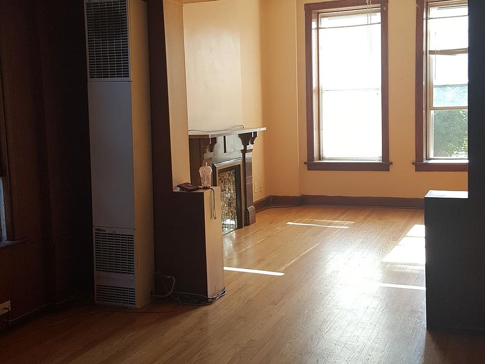1st image of 1819 S California Ave APT 3