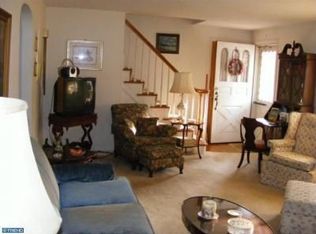 6 Wakefield Dr, Ewing, NJ 08628