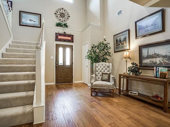 4th image of 4207 Clear Lake Cir