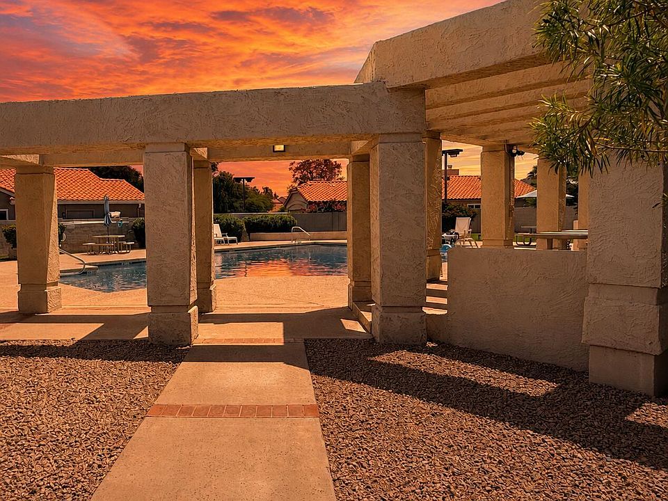 1st image of 325 W Le Marche Ave