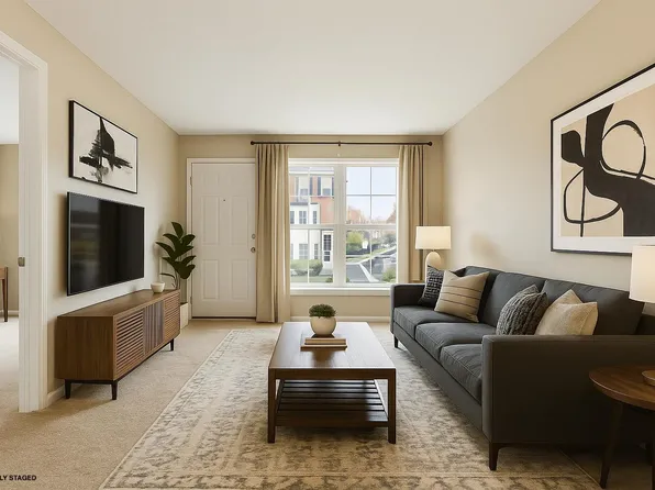 1295 Hibiscus Ct, Mahwah, NJ 07430