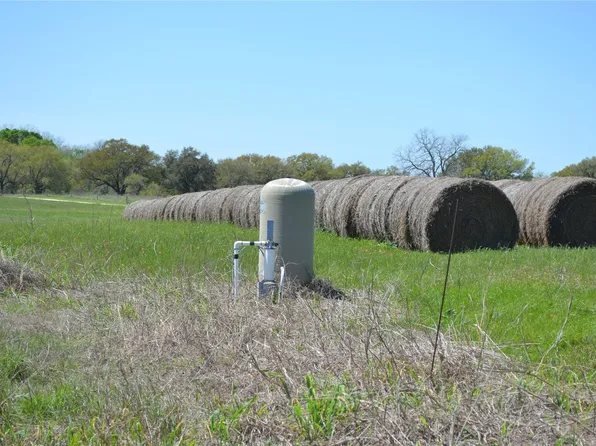 5568 Bleiblerville Rd, Bleiblerville, TX 78931