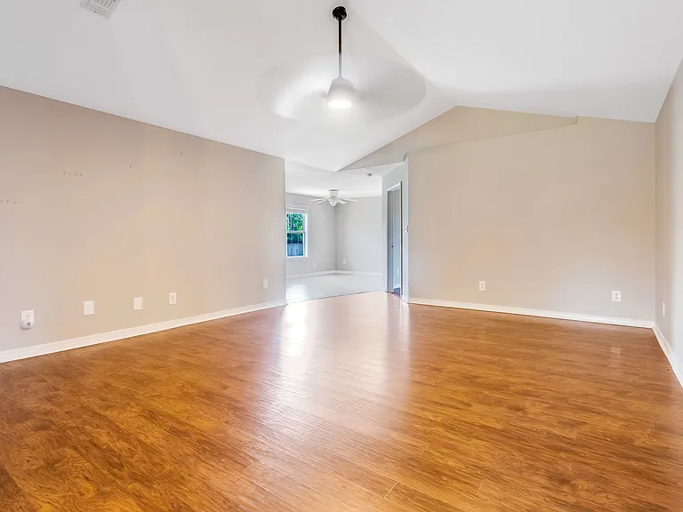 2104 Frontera St — Photo 16