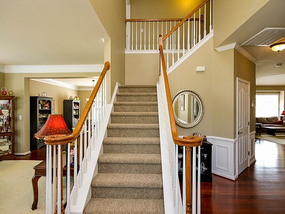 3rd image of 851 Brookdale Ln