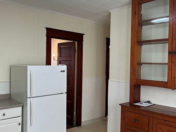 4th image of 19 Mount Vernon Ave #3B