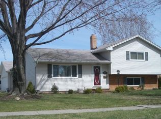 36715 Lakehurst Dr E, Eastlake, OH