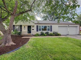 7550 Booth Dr, Prairie Village, KS 66208