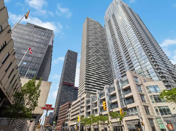 2221 Yonge St #2607, Toronto, ON M4S 0B8