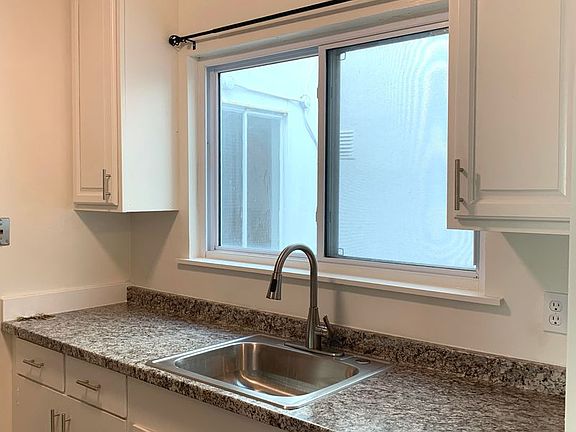 2nd image of 740 Anza St APT 1