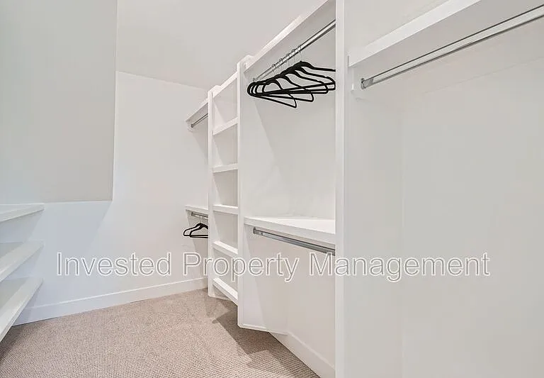 3701 N Steele St — Photo 21