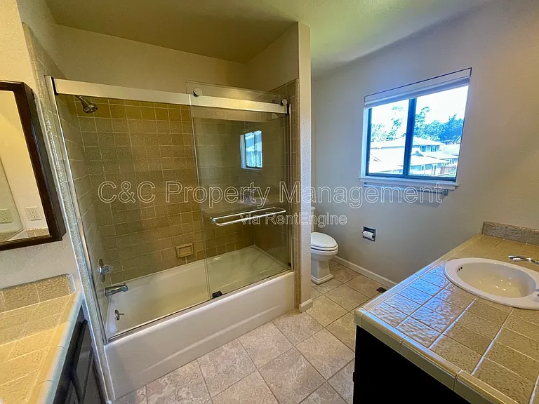 1339 David Ave — Photo 25