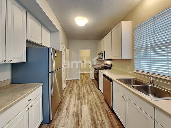 3rd image of 6213 Womersley Dr