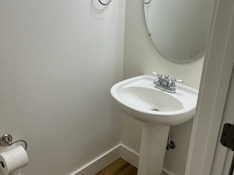 2125 S Amy Ave — Photo 15