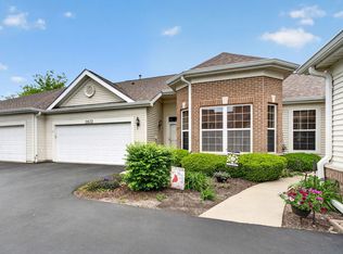 21533 Papoose Lake Ct, Crest Hill, IL 60403