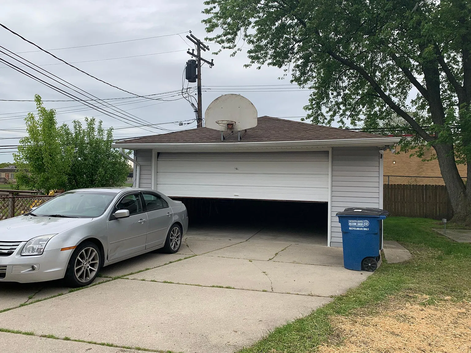 3 bed, 955 sqft, $1,500 — Photo 2