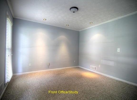 3rd image of 4158 Oak Crest Dr