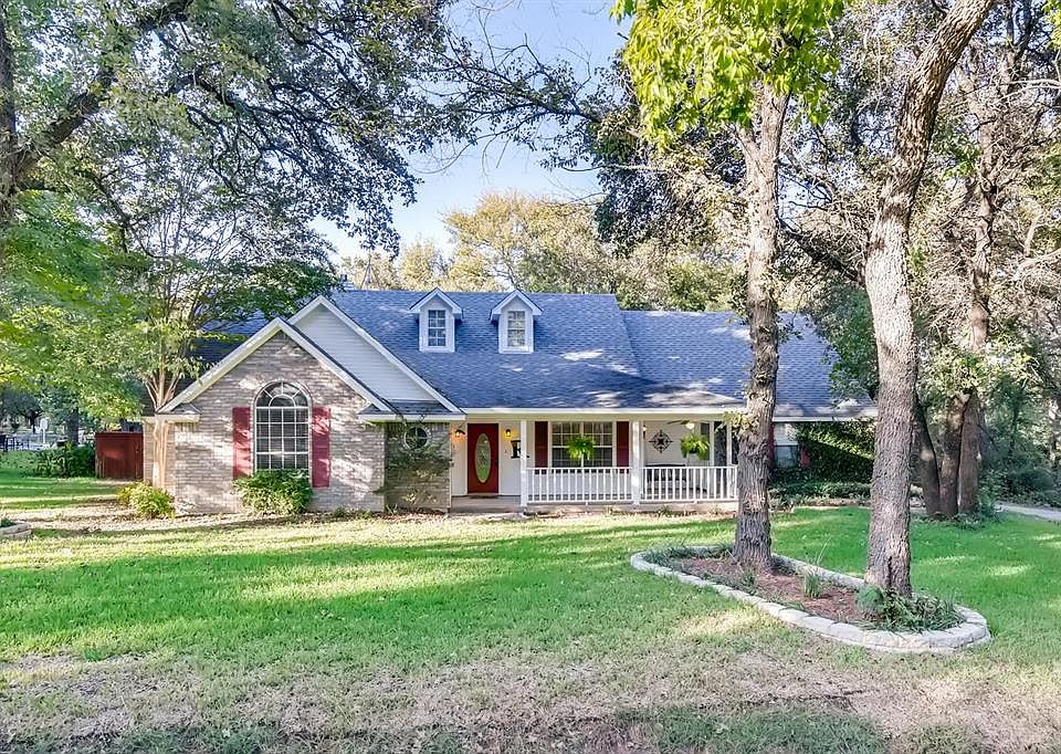 1st image of 125 Greenwood Oaks Dr