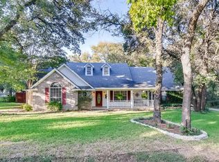 125 Greenwood Oaks Dr, Weatherford, TX 76088