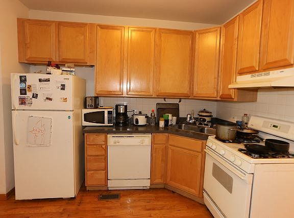 4th image of 1033 N Mozart St APT 01