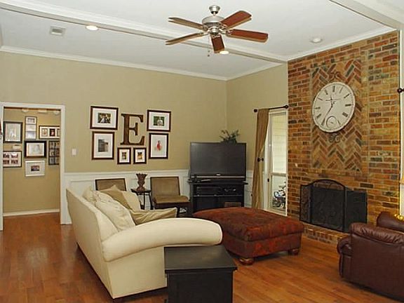 2nd image of 18507 Park Grove Ln