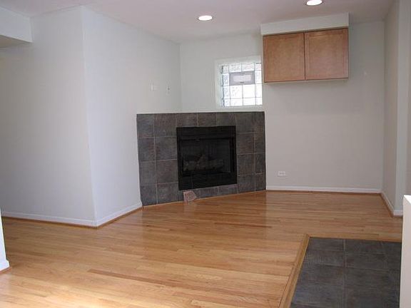 3rd image of 1624 N Western Ave