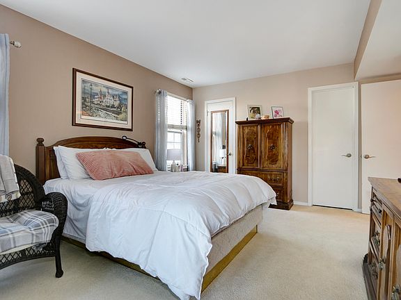 2nd image of 133 Edgewater Dr #29