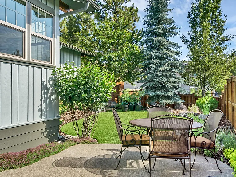 2422 Lolo Dr — Photo 33