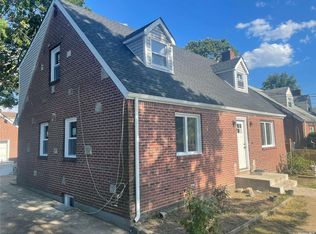 264 Brook St, Westbury, NY 11590