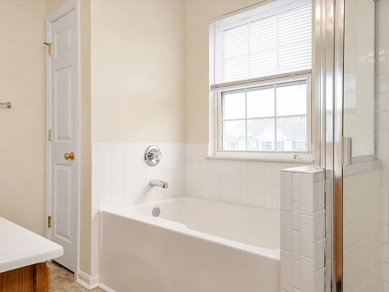 8221 Barrington Ct — Photo 20