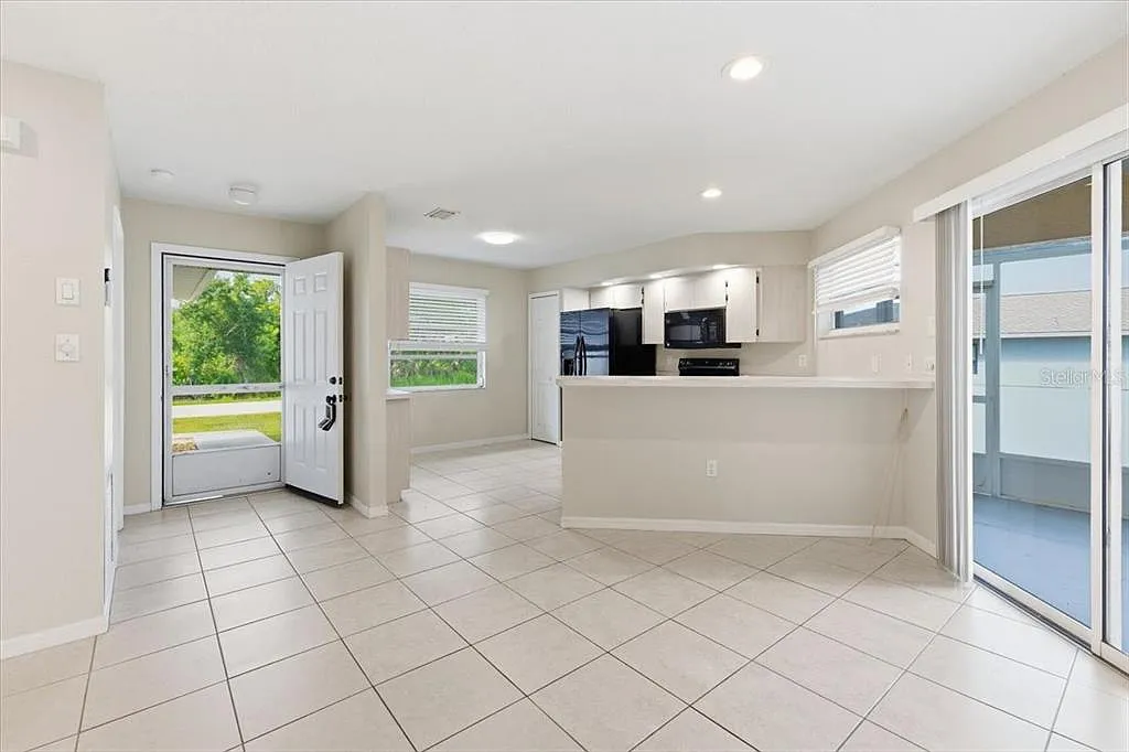 2 bed, 2.0 bath, 985 sqft, $1,500 — Photo 4