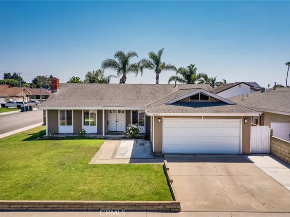 21032 Greenboro Ln, Huntington Beach, CA 92646