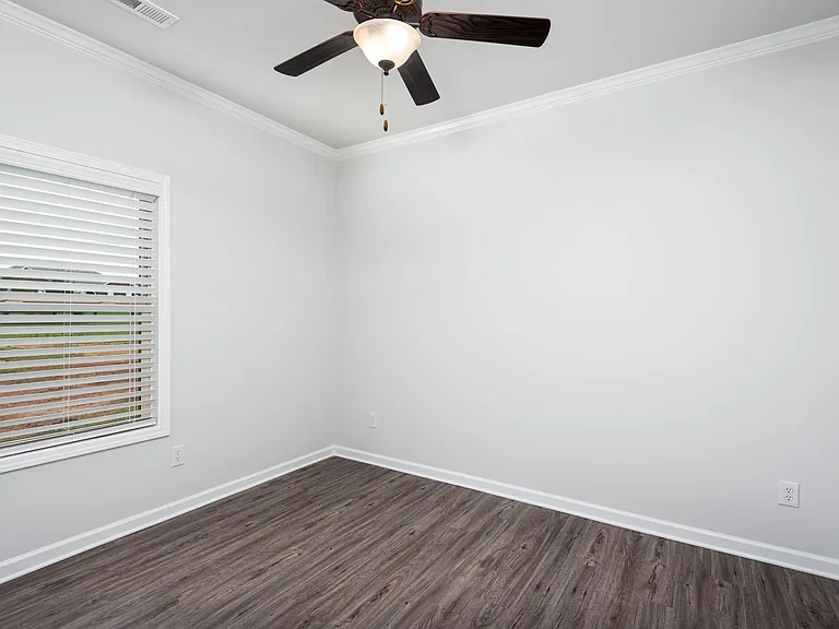102 Sherwin Ave — Photo 11