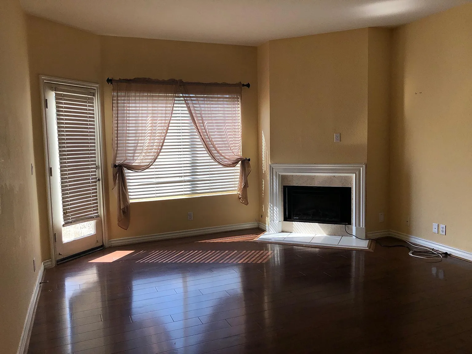 2 bed, 1213 sqft, $3,600 — Photo 1