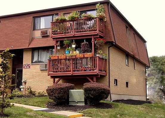 1st image of 304 Richard Ct