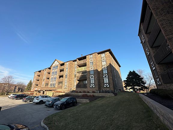 2nd image of 10420 Circle Dr #Apt