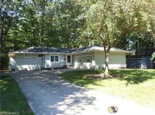 60 Huntington Woods Pkwy, Bay Village, OH 44140