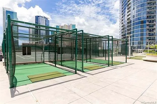 Golf putting greens
