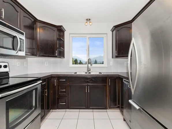 46777 Yale Rd #401, Chilliwack, BC V2P 2S3